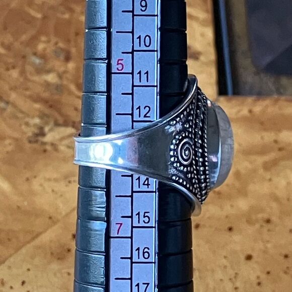 Natural Rainbow Moonstone Sterling Silver Cocktail Ring Size 6 - Picture 8 of 9